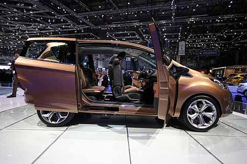 Ford - Ford B-Max portelloni posteriori a scorrimento che lasciano completamente libero l’accesso all’abitacolo width=